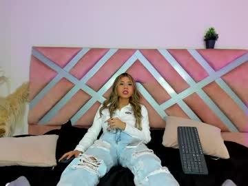 Watch rachell_criss performing live on BoomCams free cam network