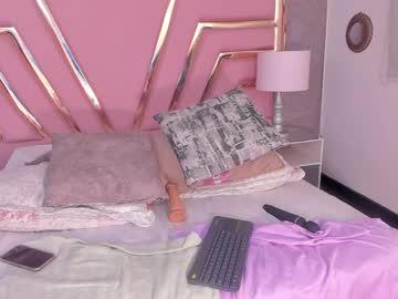 Watch ravendarkk performing live on BoomCams free cam network