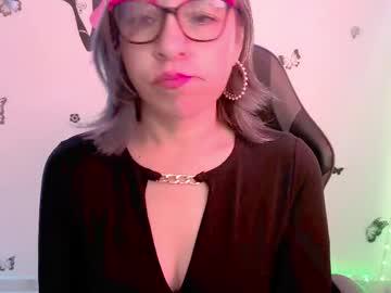 Watch rebbeca09 performing live on BoomCams free cam network