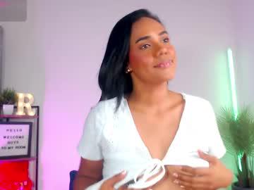 Watch regina1819 performing live on BoomCams free cam network