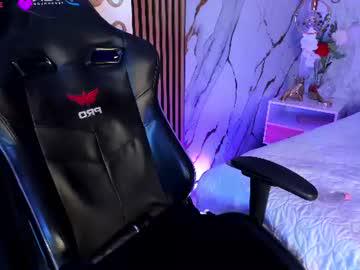 Watch regina_storm performing live on BoomCams free cam network
