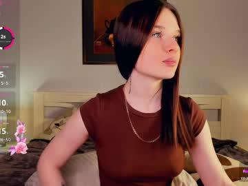 Watch reginiasaccone performing live on BoomCams free cam network