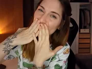 Watch reileyfoxx performing live on BoomCams free cam network