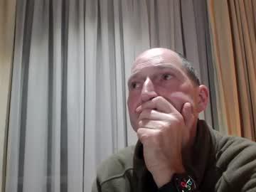 Watch renewal_stretch performing live on BoomCams free cam network