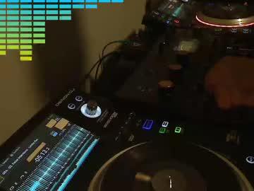 Watch reticuli performing live on BoomCams free cam network