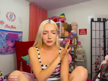 Watch riababe performing live on BoomCams free cam network