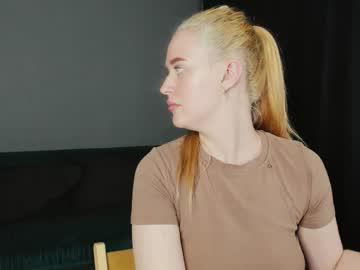 Watch robert_lisa performing live on BoomCams free cam network
