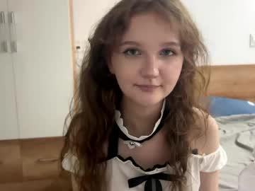 Watch robynsentinella performing live on BoomCams free cam network