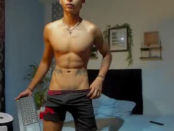 Watch roman_vans performing live on BoomCams free cam network