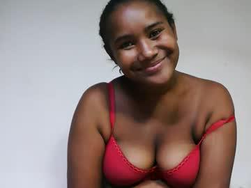 Watch roosesexy performing live on BoomCams free cam network