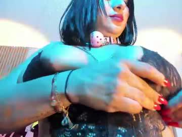 Watch rosse_dianna performing live on BoomCams free cam network