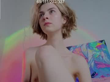 Watch rubiflow performing live on BoomCams free cam network