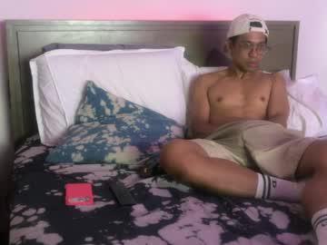 Watch saint_santos performing live on BoomCams free cam network