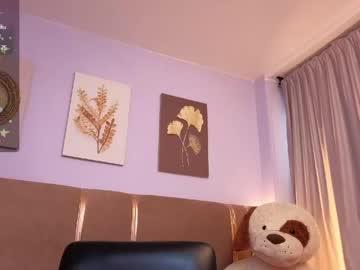 Watch salomee_foxx_ performing live on BoomCams free cam network