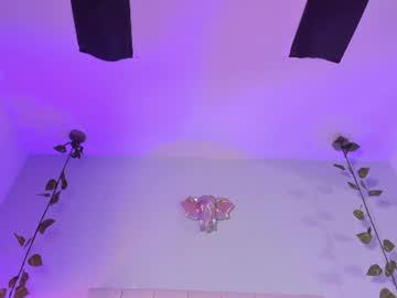Watch samantha_greey_ performing live on BoomCams free cam network