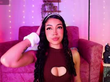 Watch sara_jhonsonn performing live on BoomCams free cam network