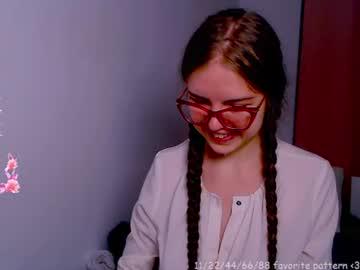 Watch sarah_hs performing live on BoomCams free cam network