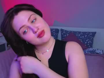 Watch sarah_soul performing live on BoomCams free cam network
