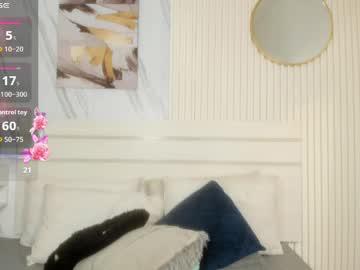 Watch saralewwis performing live on BoomCams free cam network