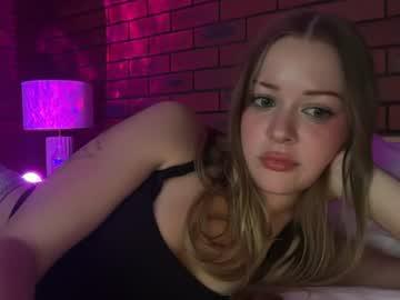 Watch savannahcarterrr performing live on BoomCams free cam network