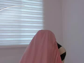 Watch savannahwildee performing live on BoomCams free cam network