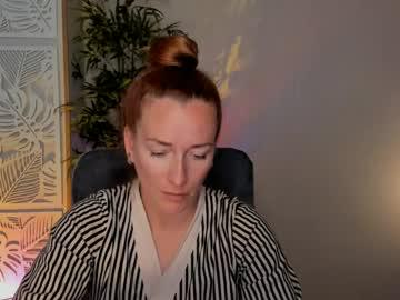 Watch save_the_qween performing live on BoomCams free cam network
