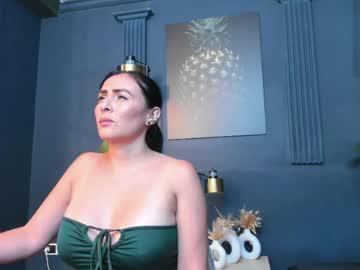 Watch scarlet_edwars performing live on BoomCams free cam network