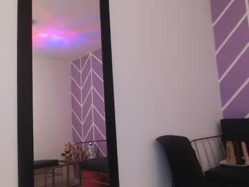Watch scarlet_queen4 performing live on BoomCams free cam network