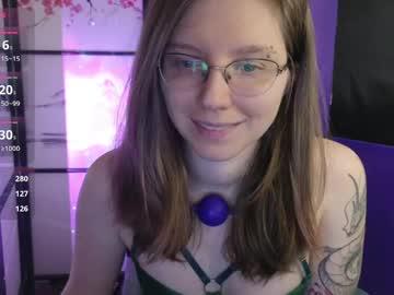 Watch scarlettsrose performing live on BoomCams free cam network