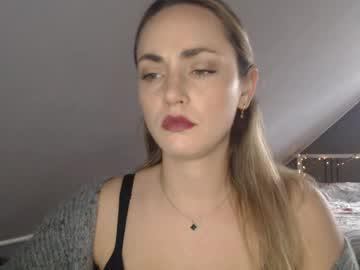 Watch scarlettxblonde performing live on BoomCams free cam network