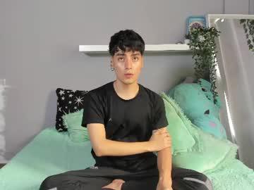 Watch sebas_rosse performing live on BoomCams free cam network