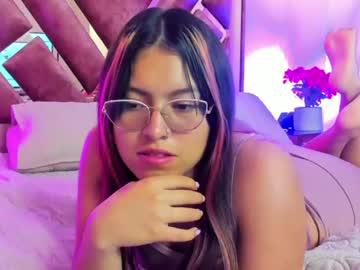 Watch serena_ferraro performing live on BoomCams free cam network