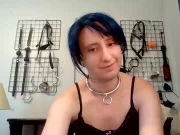 Watch servilesarah performing live on BoomCams free cam network