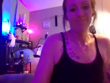 Watch sexytillygurl performing live on BoomCams free cam network