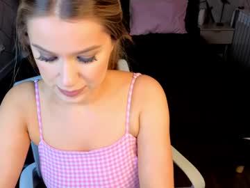 Watch shakira_lux performing live on BoomCams free cam network