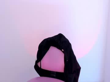 Watch shelly_rohades performing live on BoomCams free cam network