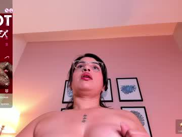 Watch sheyla_hills_ performing live on BoomCams free cam network