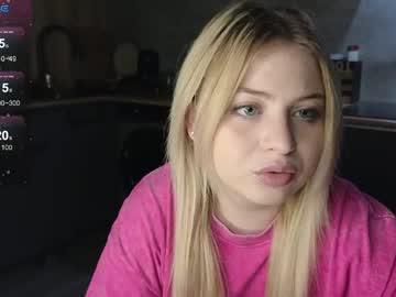 Watch shy_blondiee performing live on BoomCams free cam network