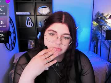 Watch siena_aa performing live on BoomCams free cam network