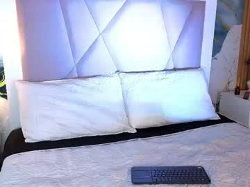 Watch sienna_desiree performing live on BoomCams free cam network