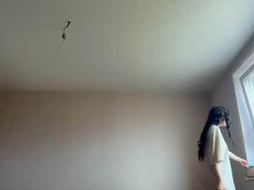 Watch silviabarzey performing live on BoomCams free cam network
