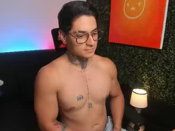 Watch simon_cortes performing live on BoomCams free cam network
