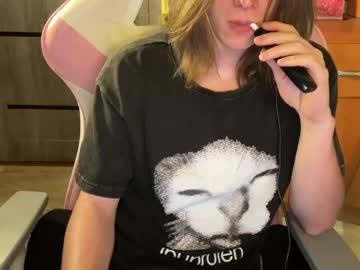 Watch sir_humps performing live on BoomCams free cam network