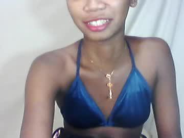 Watch skinygirl2 performing live on BoomCams free cam network