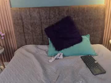 Watch skycollins_ performing live on BoomCams free cam network