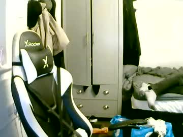 Watch slimhough85 performing live on BoomCams free cam network