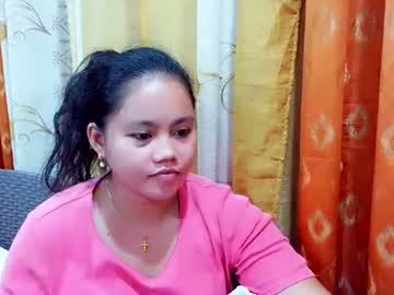 Watch slutmarly143 performing live on BoomCams free cam network