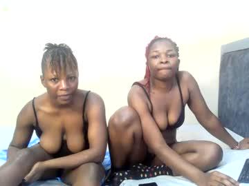 Watch smillingmachine performing live on BoomCams free cam network