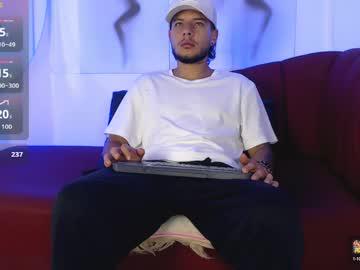Watch smith_luxes777 performing live on BoomCams free cam network
