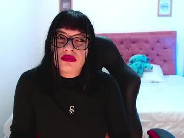 Watch sofia_glams performing live on BoomCams free cam network